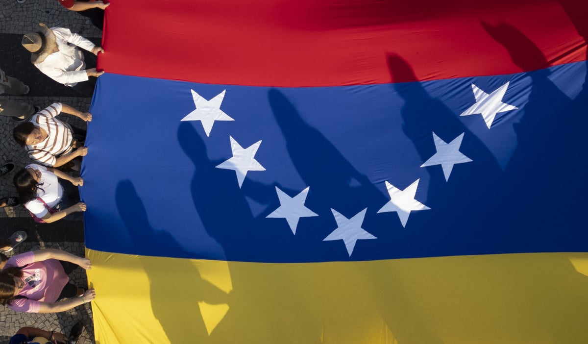 Fuerzas de seguridad de Venezuela asedian la embajada de Argentina en Caracas