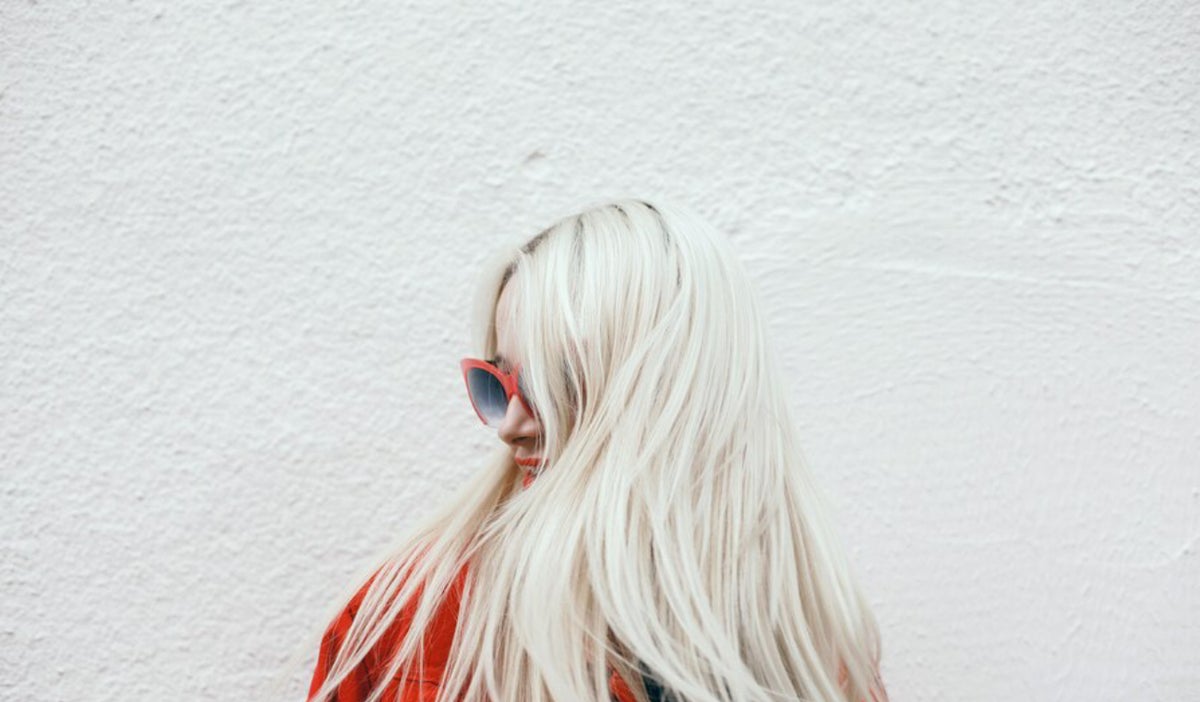 Decoloración sin remordimientos: Cuidados esenciales para el cabello