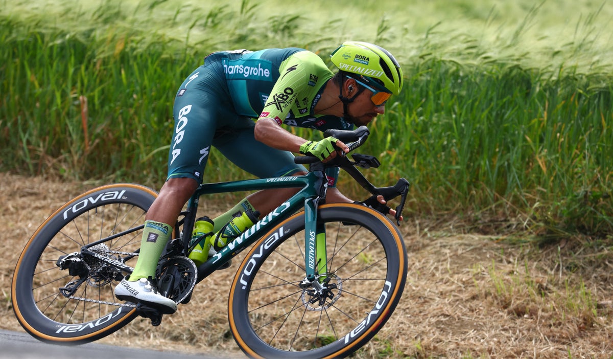 Daniel Martínez se retira de la Vuelta a España 2024