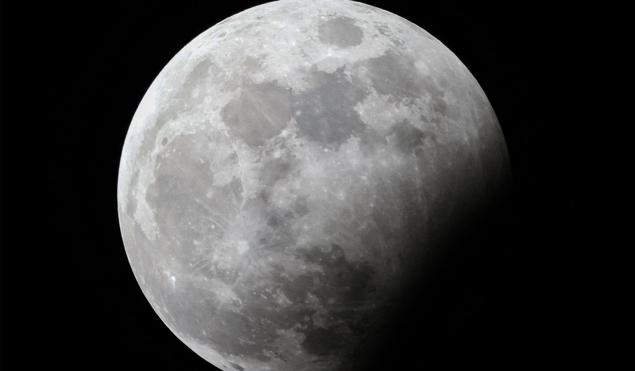Eclipse lunar