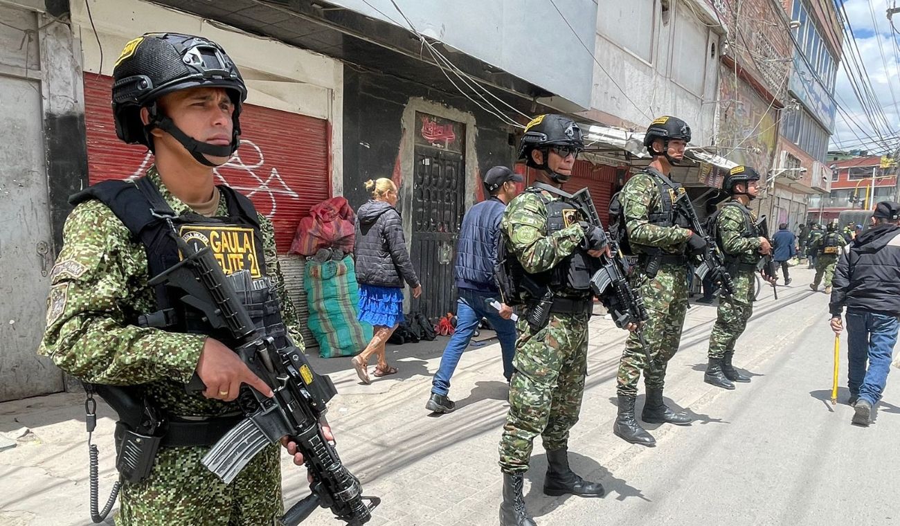 Gaula Militar en el barrio María Paz de Kennedy