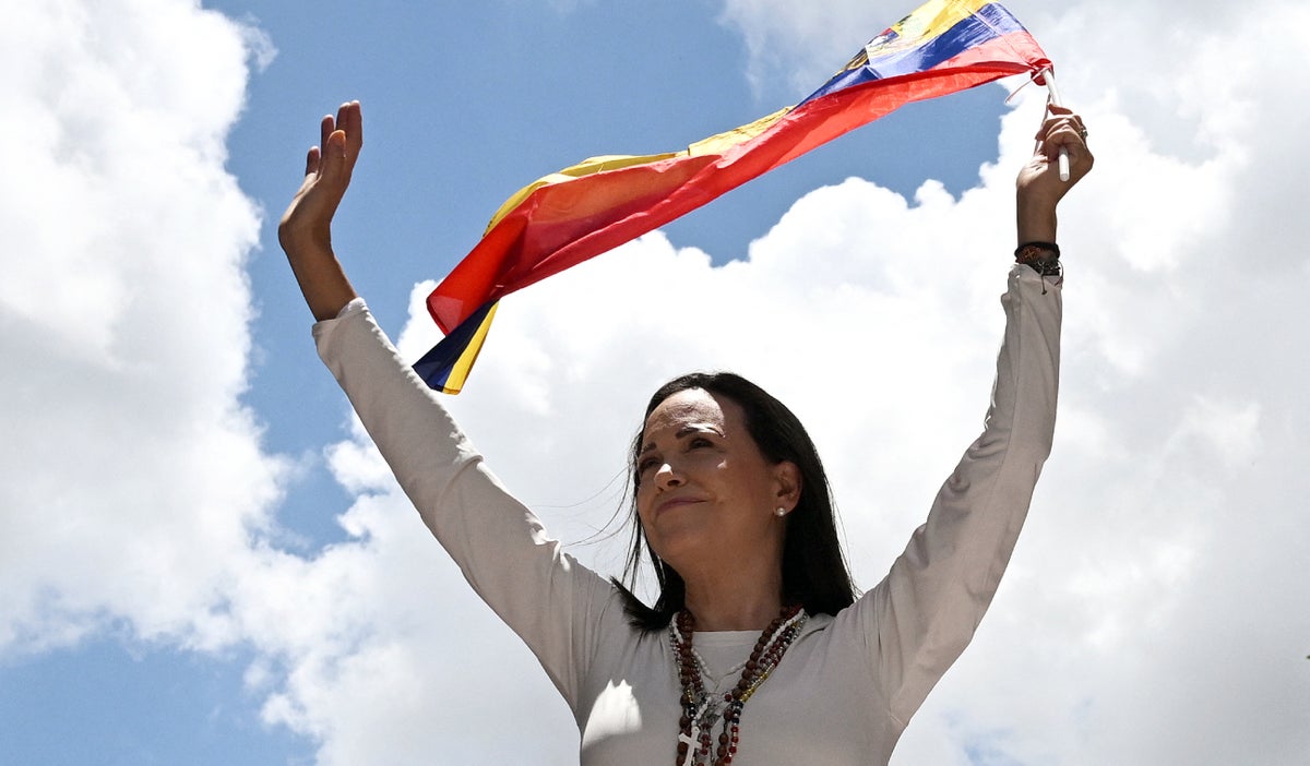 El canciller Luis Gilberto Murillo considera otorgar asilo político a María Corina Machado en Colombia, en medio de la persecución del régimen de Maduro.