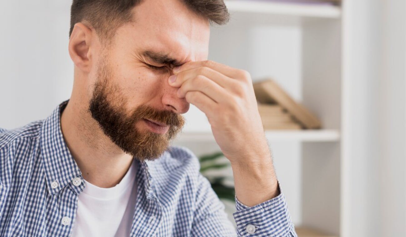 La migraña es una enfermedad neurológica con episodios de dolor de cabeza intenso y recurrente