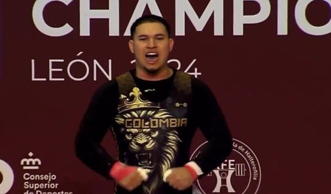 Sergio Alexander Muñoz, en la categoría de los 96 kilogramos, fue el encargado de llevar la bandera colombiana al primer cajón del podio.