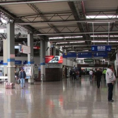 Policía fuera de servicio evitó una tragedia y puso a salvo a una mujer ...