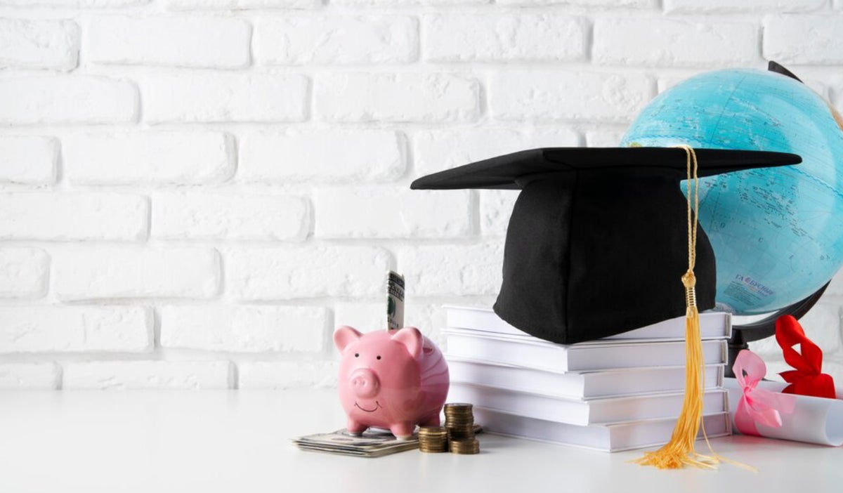 ¿Sueña con estudiar en el extranjero y combinar los estudios con la pasión por el deporte? Descubra cómo obtener una beca para aprender inglés y potenciar la carrera deportiva.