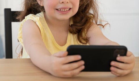 El impacto del uso excesivo de pantallas en niños