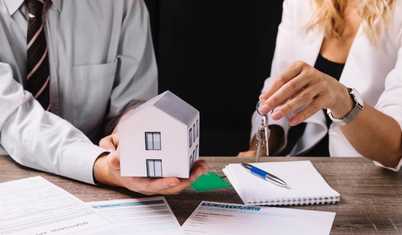 El acceso a la financiación de vivienda en Colombia sigue siendo un desafío, a pesar de los esfuerzos de los bancos por ofrecer tasas más bajas.