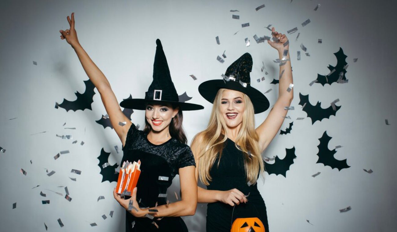 Descubra cómo crear los disfraces más terroríficos (o divertidos) para Halloween con elementos que tiene en el hogar.