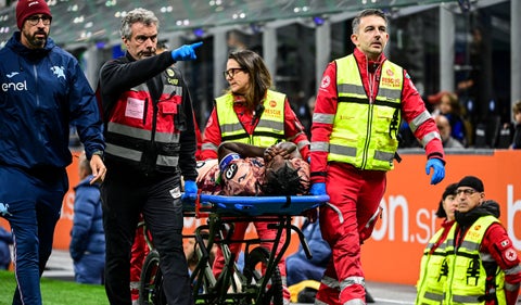 Duván Zapata sufre lesión grave en la rodilla y se perderá lo que resta de la temporada con el Torino y la Selección Colombia