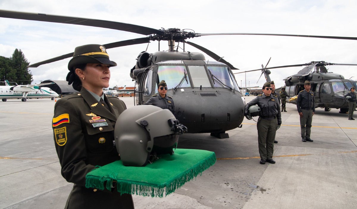 EE. UU. dona flota de helicópteros a Colombia