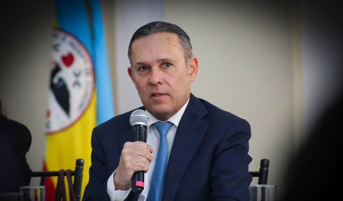 Efraín Cepeda critica reformas del Gobierno en el Congreso