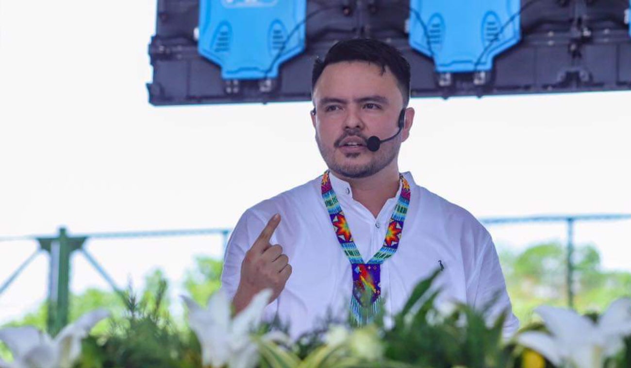 El director de la Agencia Nacional de Tierras ANT, Felipe Harman, explica la importancia de aclarar el proceso de entrega de tierras en Colombia