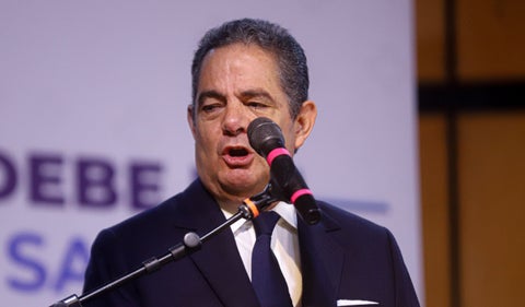 Escándalo en redes: Germán Vargas Lleras muestra actitud agresiva en video viral.
