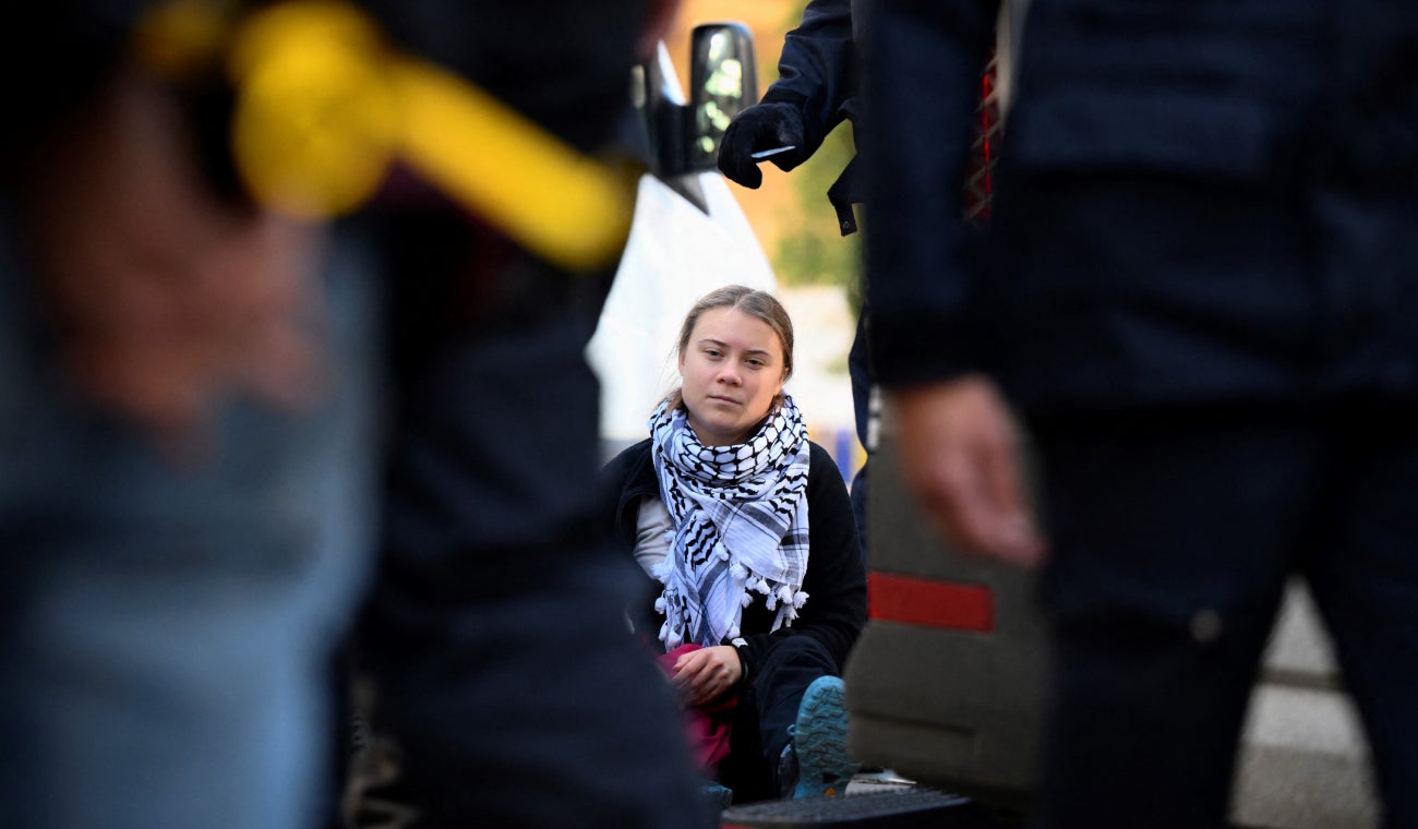 Greta Thunberg detenida en protesta por el fin de los subsidios a los combustibles fósiles en la UE.