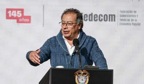 Alta tensión en el CNE por investigación de violación de topes de campaña Petro.
