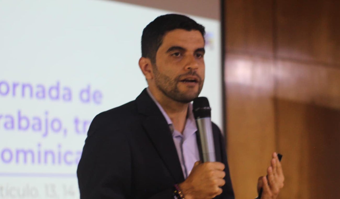 Hernán Cadavid, representante a la Cámara por Antioquia, amenaza con demandar al estado colombiano por decreto que permitiría a menores cambiar género en documentos de identidad.