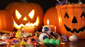 Supervise cuidadosamente los productos de Halloween para proteger la salud de los niños. Consumo responsable y precaución son clave.