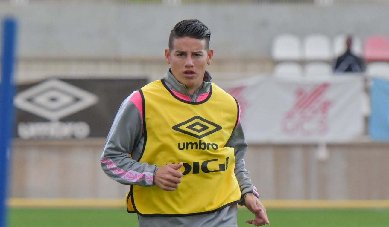 James Rodríguez supera leve molestia y estará disponible para el partido del Rayo Vallecano ante Alavés.