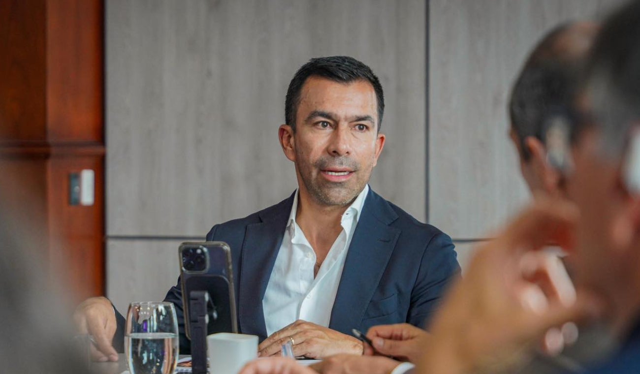 El gobernador de Cundinamarca, Jorge Emilio Rey, firma contrato para estudios de prefactibilidad de cable aéreo que conectará La Calera con Bogotá