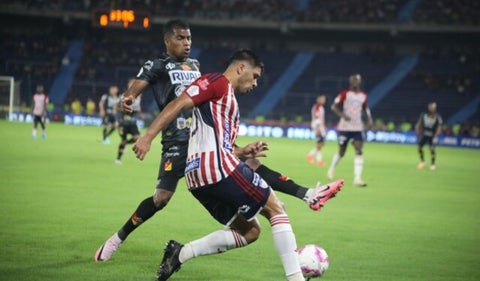 Junior vs Pereira
