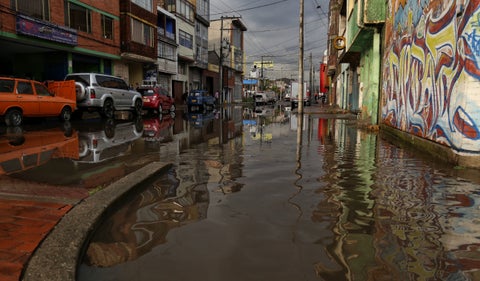 Advertencia de lluvias intensas en Colombia debido al huracán Kirk y onda tropical en el Atlántico