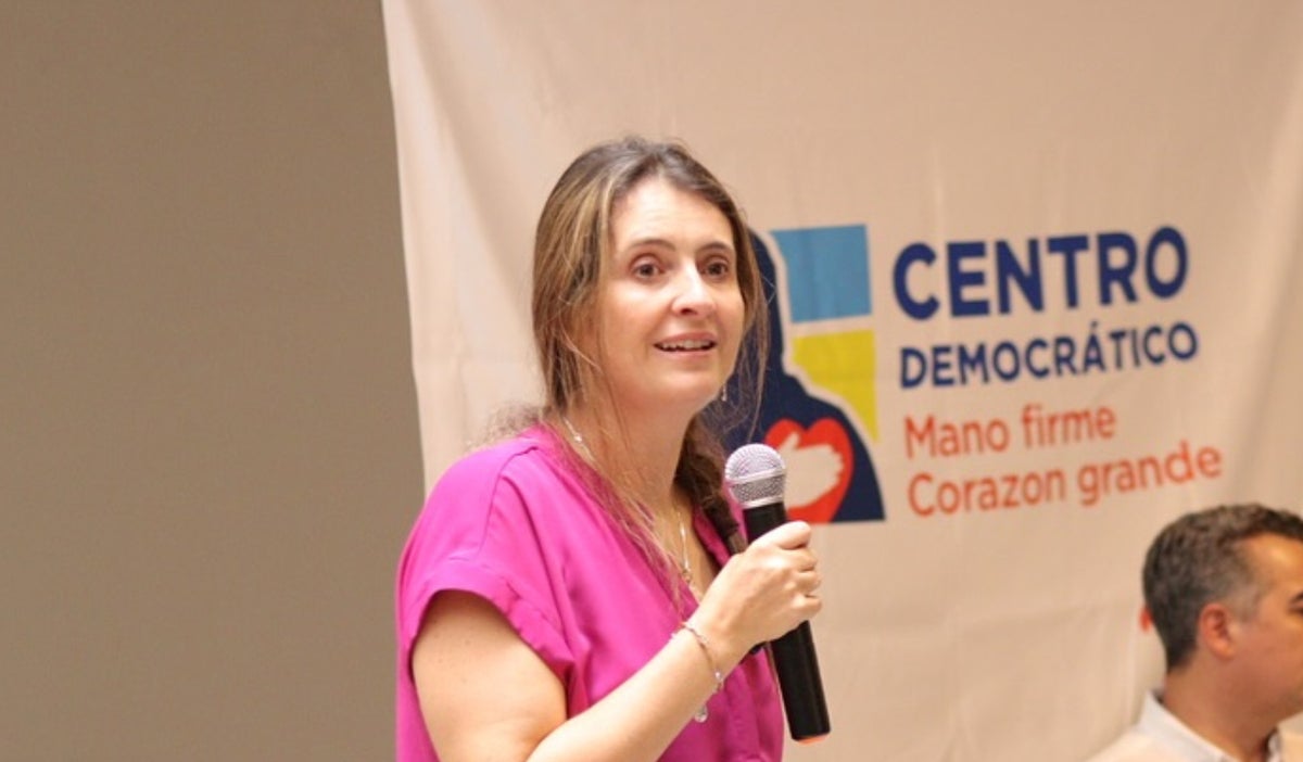 La senadora Paloma Valencia del Centro Democrático expresa su preocupación por la reforma al Sistema General de Participaciones SGP, advirtiendo sobre los riesgos financieros y estructurales que conllevaría.