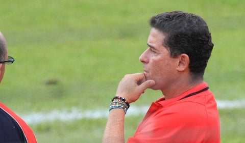 Luto en el fútbol colombiano por la muerte de Pedro Sarmiento, jugador y entrenador destacado.