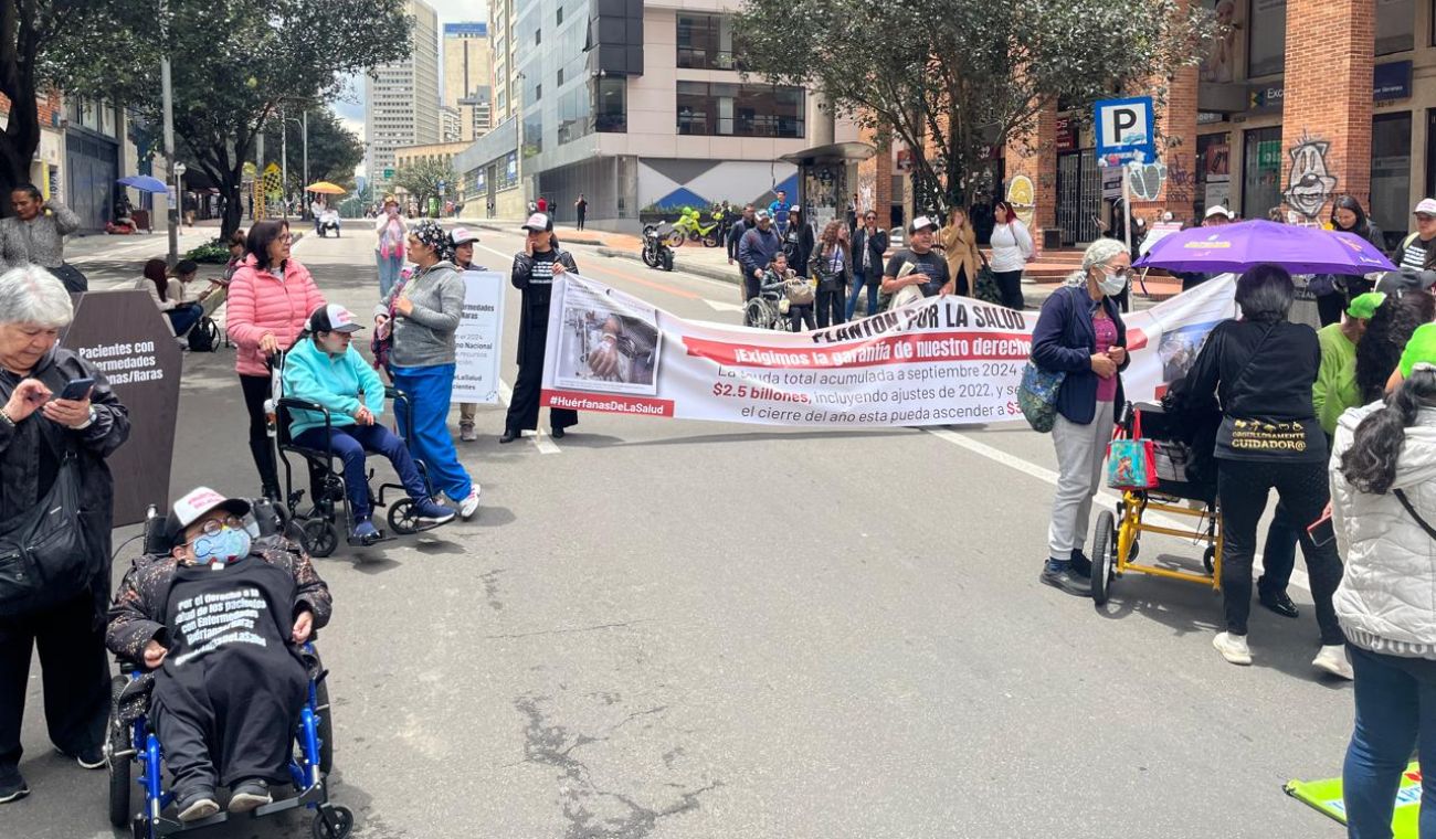 Plantón en el Ministerio de Salud