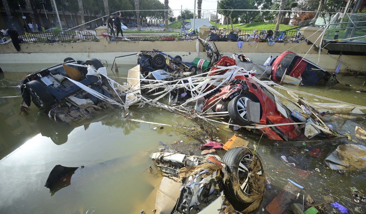 Devastadora tormenta en Valencia deja cerca de 100 muertos y desaparecidos.