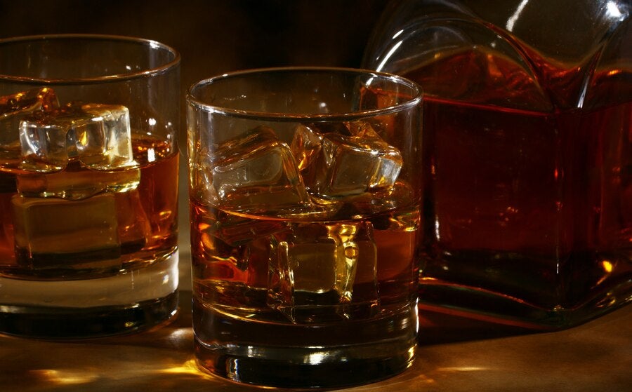 Descubra el mundo del whisky proceso de elaboración, formas de consumo y maridajes