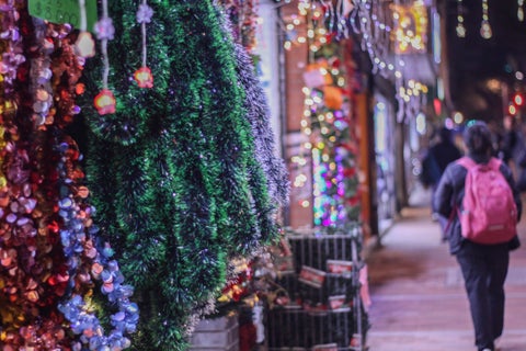 Convocatoria de Vitrinas Navideñas 2025: impulsa tu negocio y embellece tu local en Bogotá y Cundinamarca.