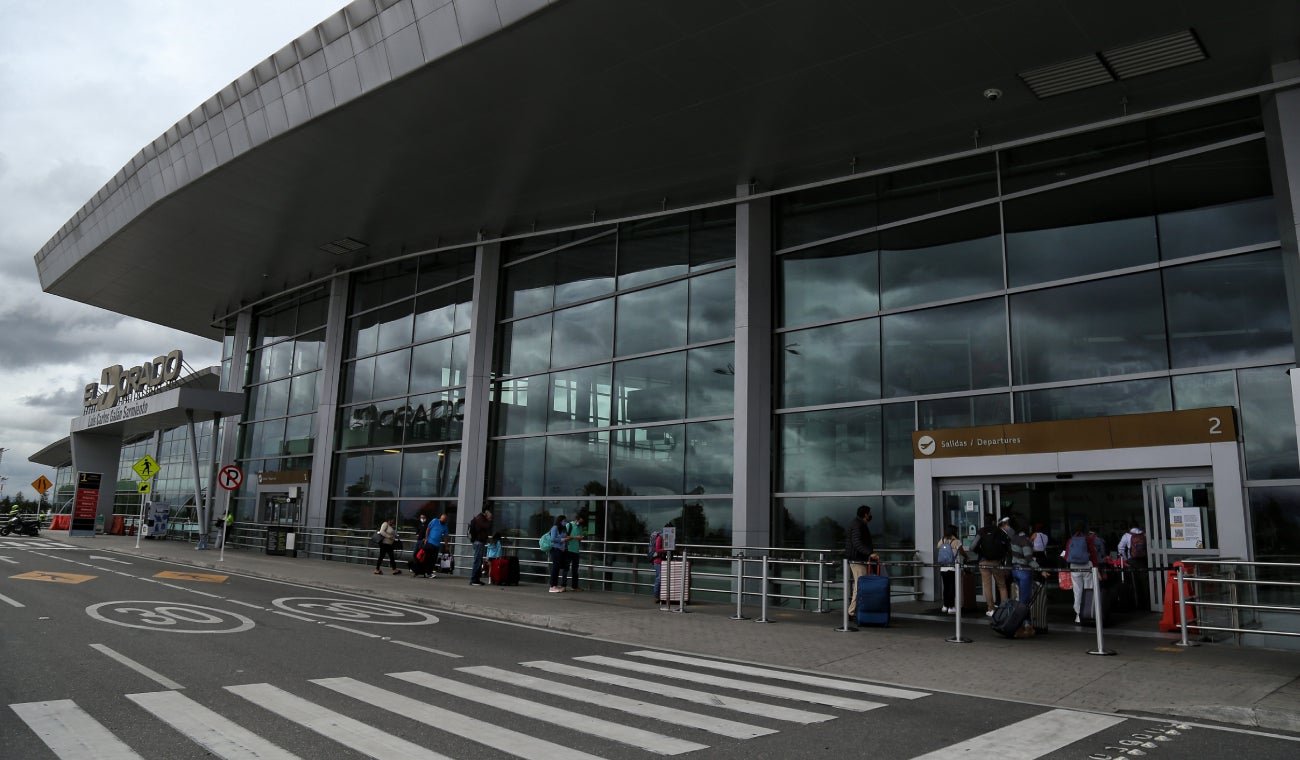 El aeropuerto internacional El Dorado de Bogotá ofrece cabinas emocionales para pasajeros con ansiedad y temor.