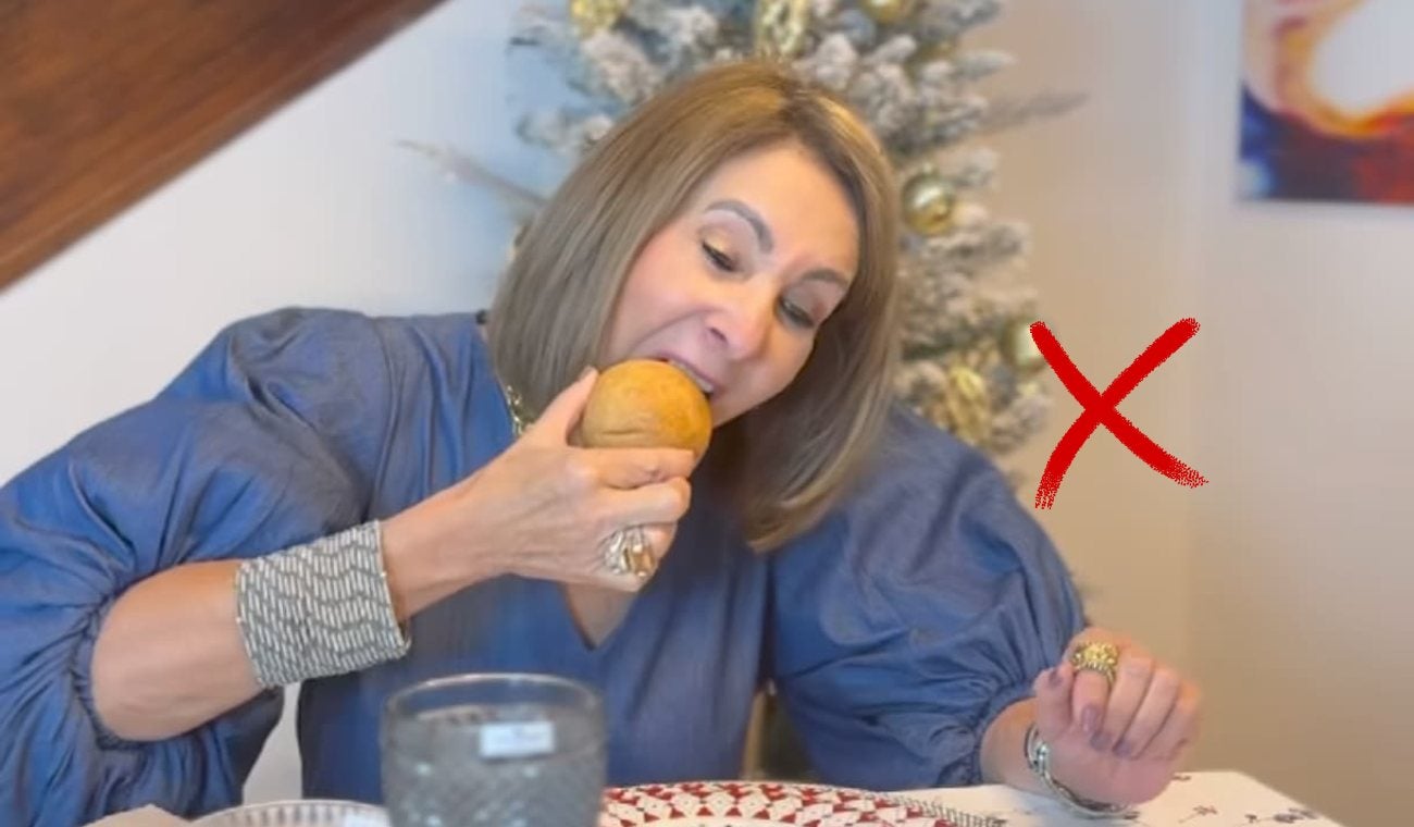 Carmiña Villegas y la forma correcta de comer un buñuelo
