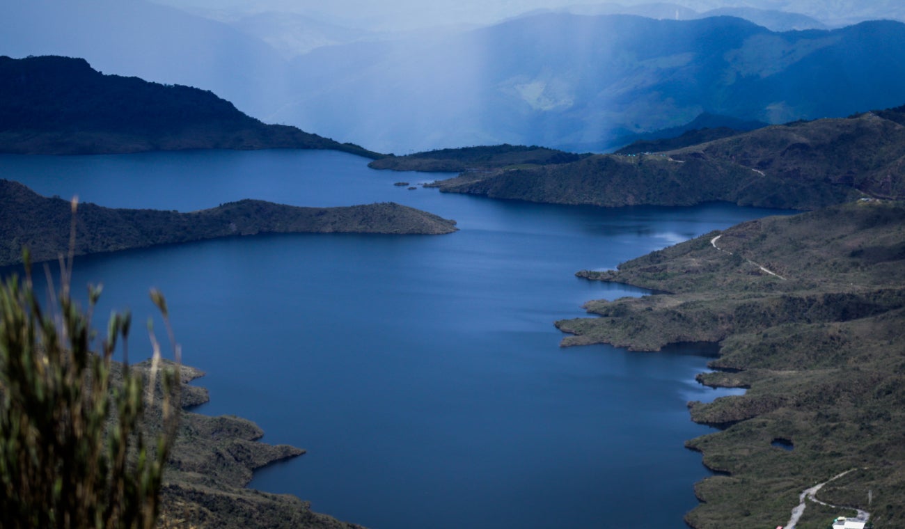 Los embalses de Cundinamarca continúan en ascenso por las lluvias de noviembre, según la CAR. Niveles de Chingaza al 52,86 y alerta por PMU ante posibles emergencias.