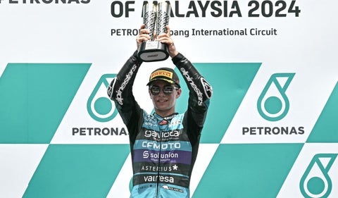 David Alonso hace historia con su sexta victoria consecutiva en el Gran Premio de Malasia, superando a Taiyo Furusato Honda y José Antonio Rueda KTM.