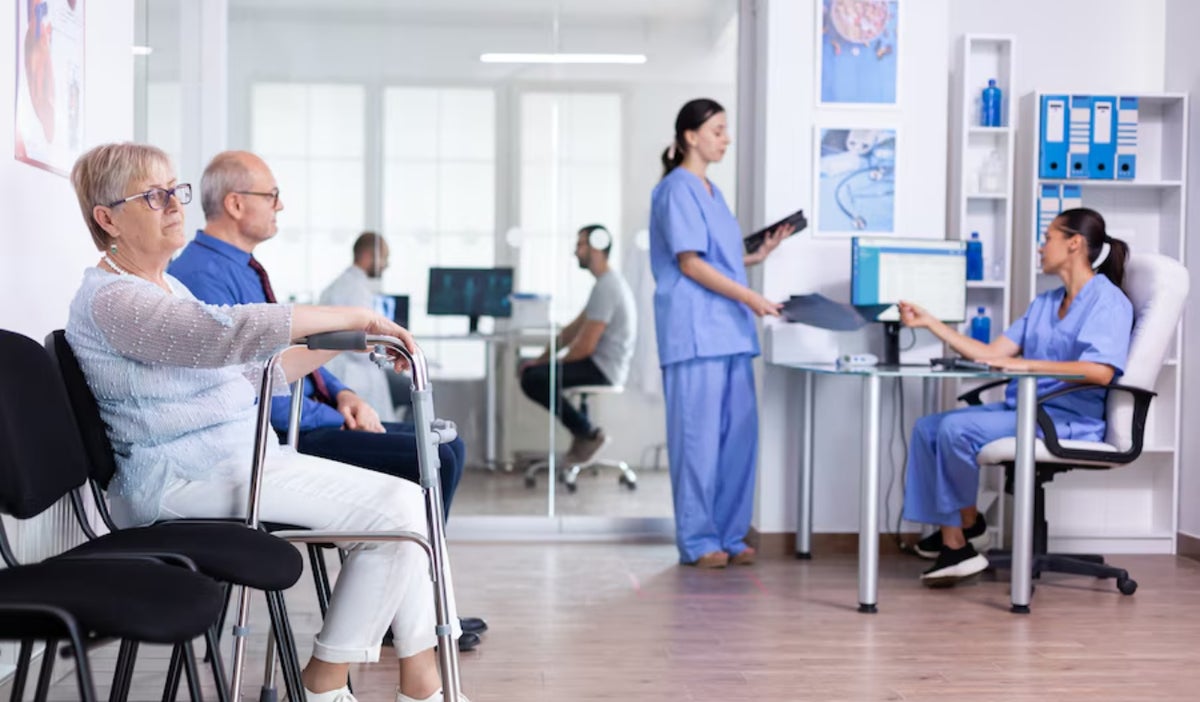 El nuevo superintendente de salud nombra interventores de EPS sin registro en el RILCO.