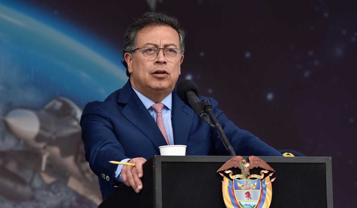 El presidente Gustavo Petro denuncia el riesgo de que una empresa privada controle datos privados y escrutinios electorales.