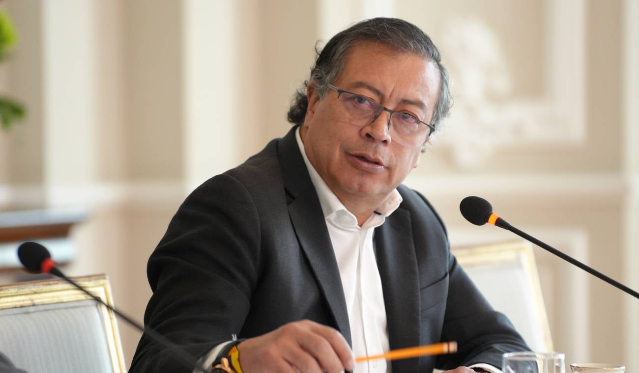 El presidente Gustavo Petro se reunió con el presidente del BID, Ilan Goldfajn, en Brasil para discutir cooperación bilateral y financiamiento para proyectos de transición energética en Colombia.