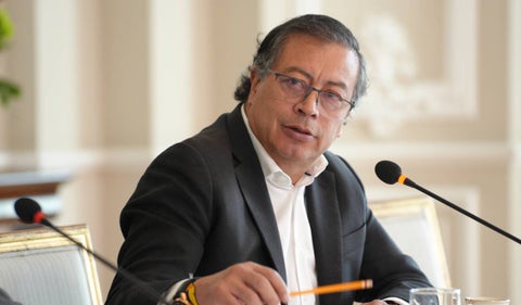 El presidente Gustavo Petro se reunió con el presidente del BID, Ilan Goldfajn, en Brasil para discutir cooperación bilateral y financiamiento para proyectos de transición energética en Colombia.