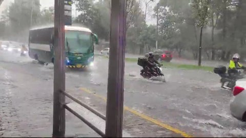 Se desborda el río Arzobispo en Bogotá