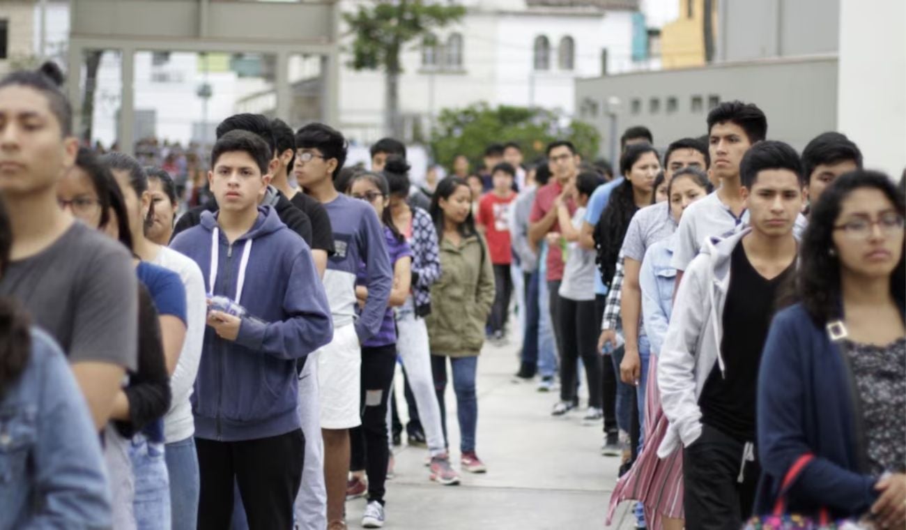 Jóvenes buscando trabajo