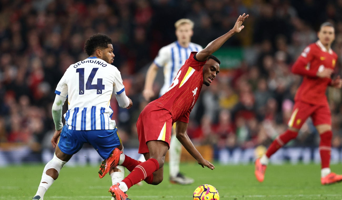 El Liverpool vence al Brighton en la Premier League.