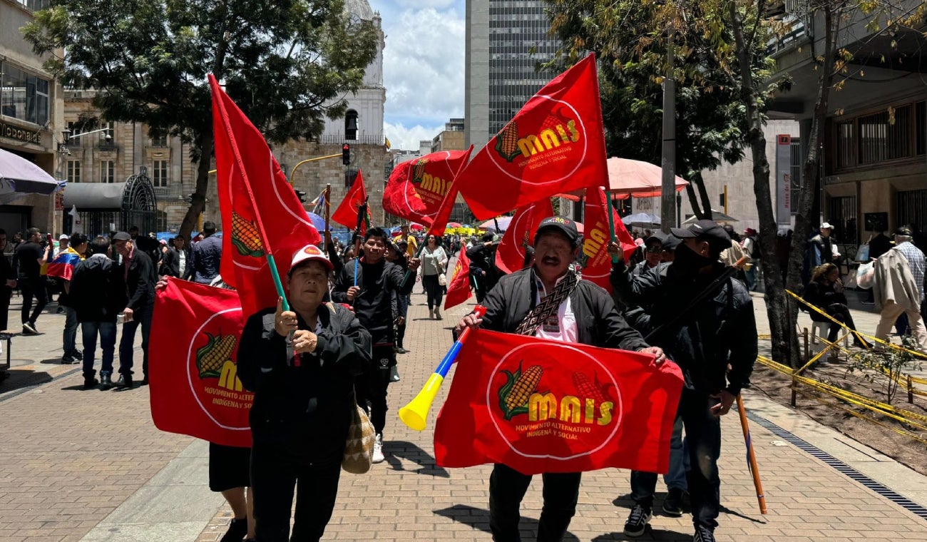 El Movimiento Alternativo Indígena y Social MAIS ratifica respaldo a Gustavo Petro y permite escisión de congresistas para consolidar el Pacto Histórico en Colombia.