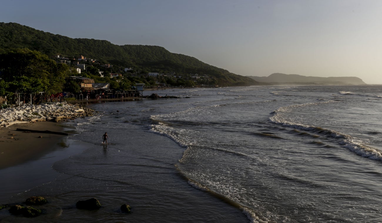 Depresión tropical 18 se convierte en tormenta tropical Rafael y se aproxima a huracán