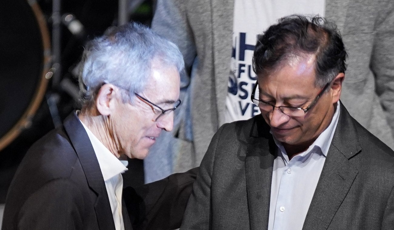 El padre Francisco de Roux y Gustavo Petro