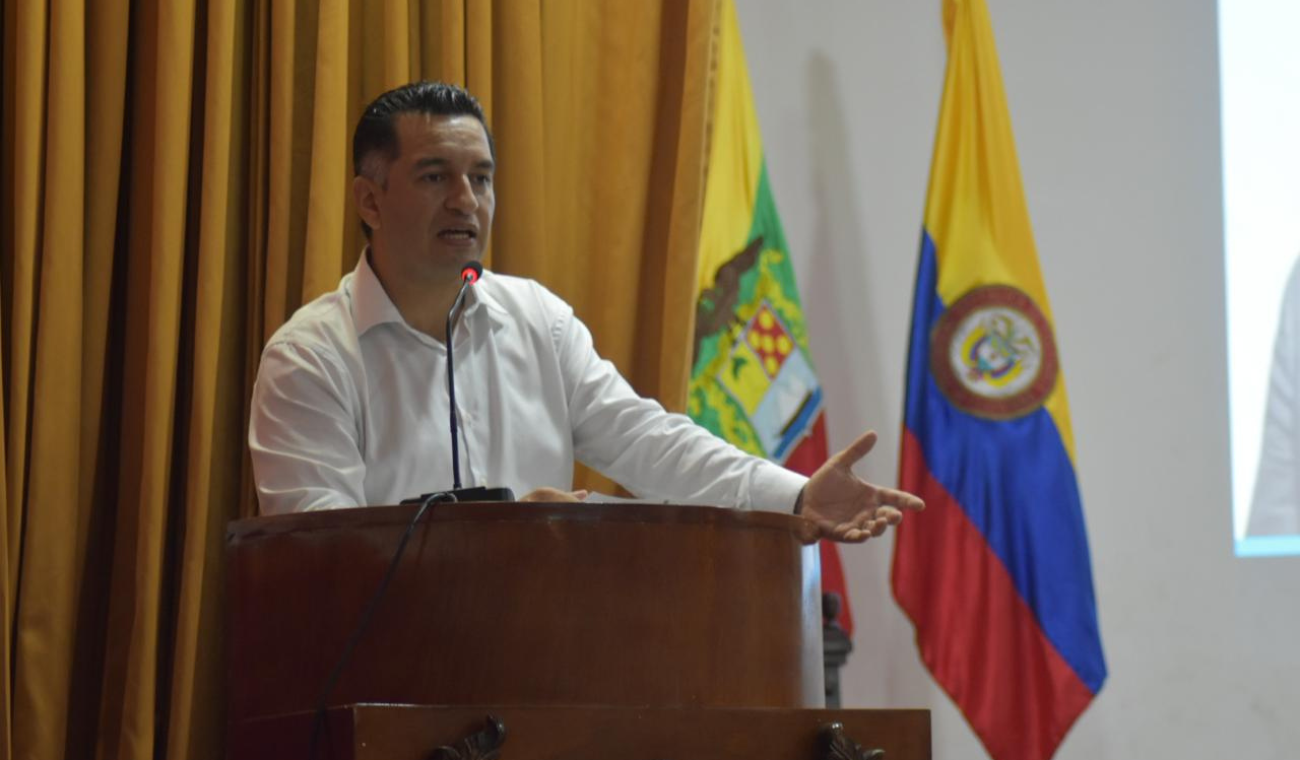 Dura advertencia del secretario de Transparencia sobre los recursos de la Paz en cumbre anticorrupción