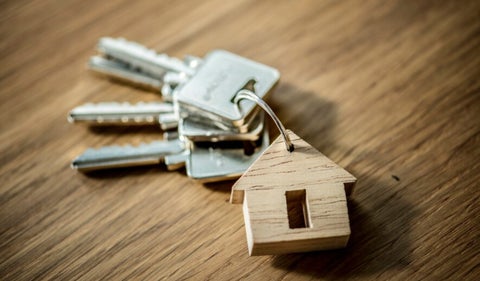 Invierta en el mercado inmobiliario estadounidense de lujo y asegure su futuro financiero.