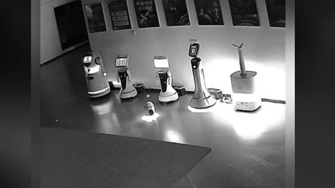 Robot secuestra a otras máquinas