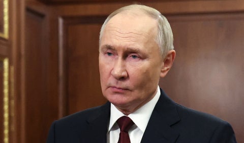 Alberto Milian, juez de distrito de Miami Dade, advierte sobre los riesgos asociados a la autorización de EE.UU. para que Ucrania use misiles de largo alcance en su conflicto con Rusia. Putin, imperialista y peligroso, busca desestabilizar el escenario global